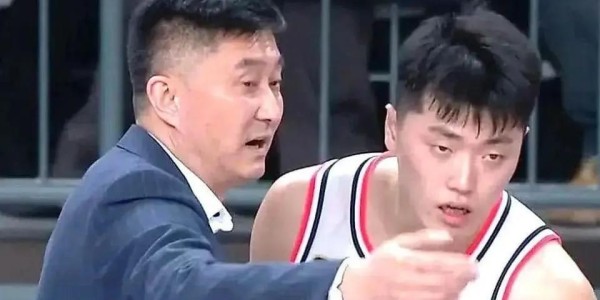 熊猫体育-粤蜜怒了！喊话杜锋：必须放弃张皓嘉杜润旺，让两高大锋将打G2