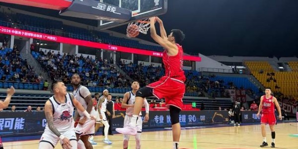 熊猫体育官方入口-17+10+4帽！杜锋弃将再次爆发！碾压克里斯，把山东男篮打绝望了