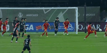 阮庭北险酿大祸！禁区解围险送点，VAR立功，越南逃过一劫
