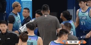 宁波硬气！贝兹利与队友爆发冲突，声明霸气回应：外援不拥有特权